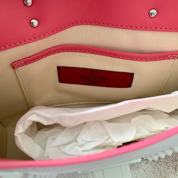 Valentino Free Rockstud Shoulder Bag - Picture 7 of 8